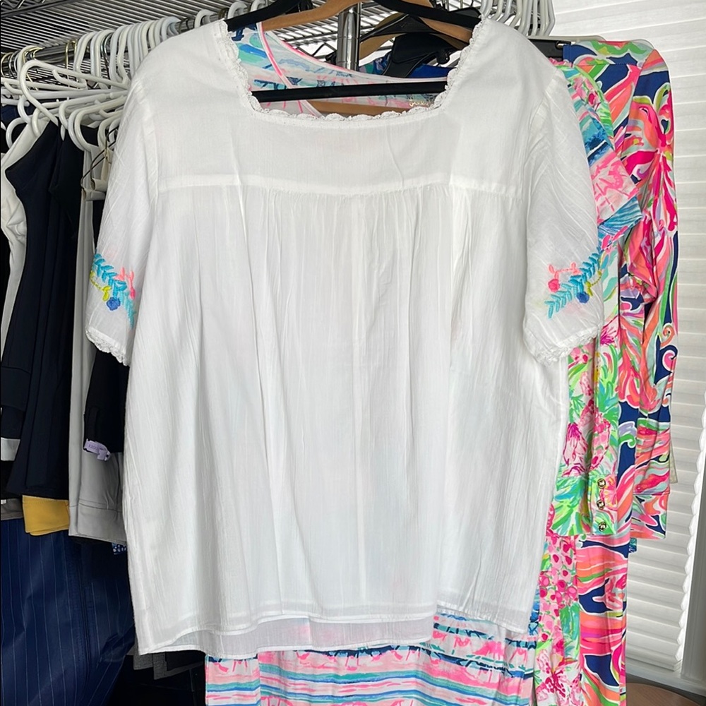 Colorful Embroidered Blouse - Picture 3 of 4
